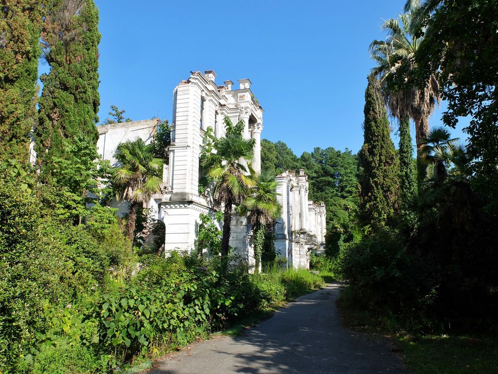 sanatorium-zoloto-abkhazia-abandoned-2